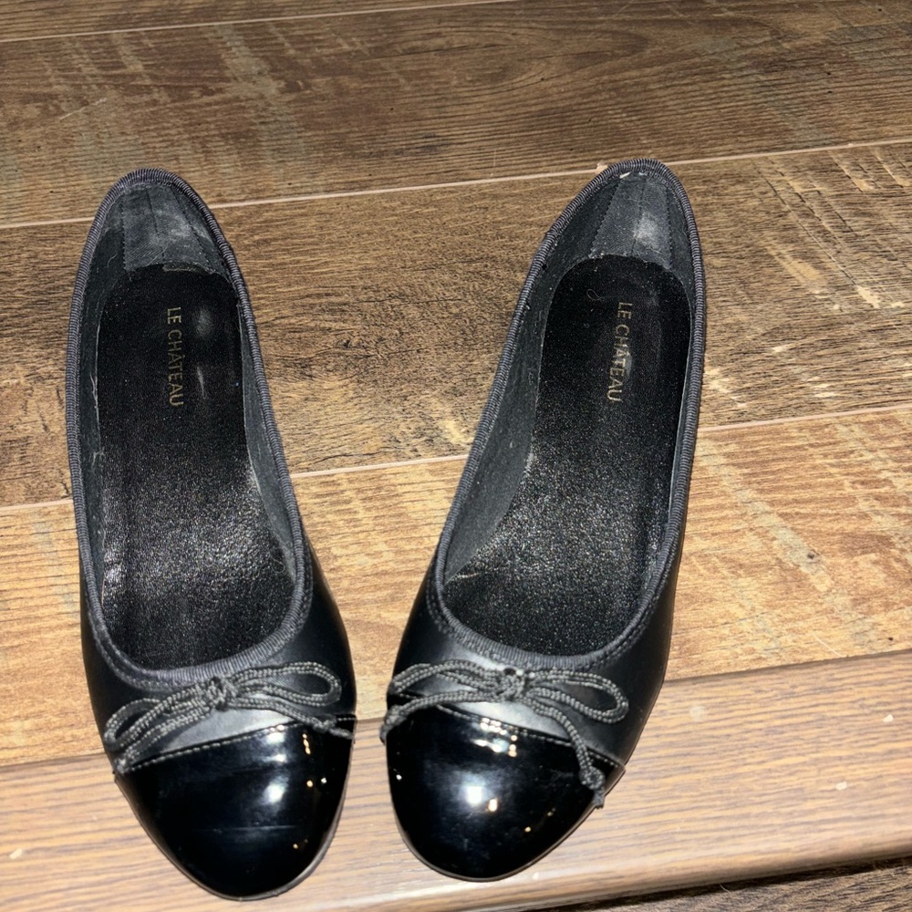 Le Chateau Black Flats with Bow Accent